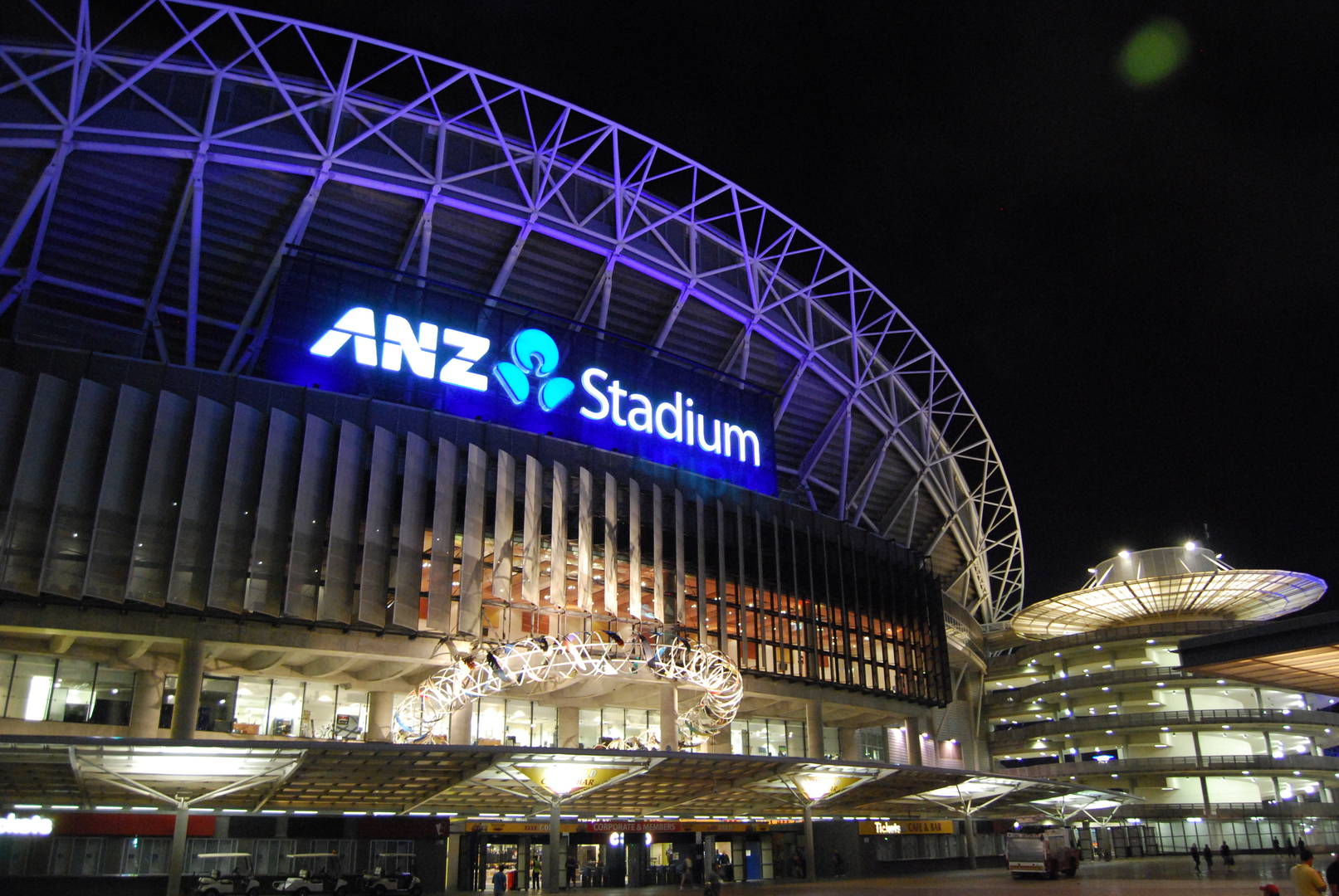 2009_ANZ_Stadium_external_night